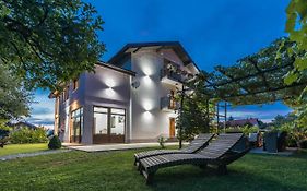 Apartments Lucić