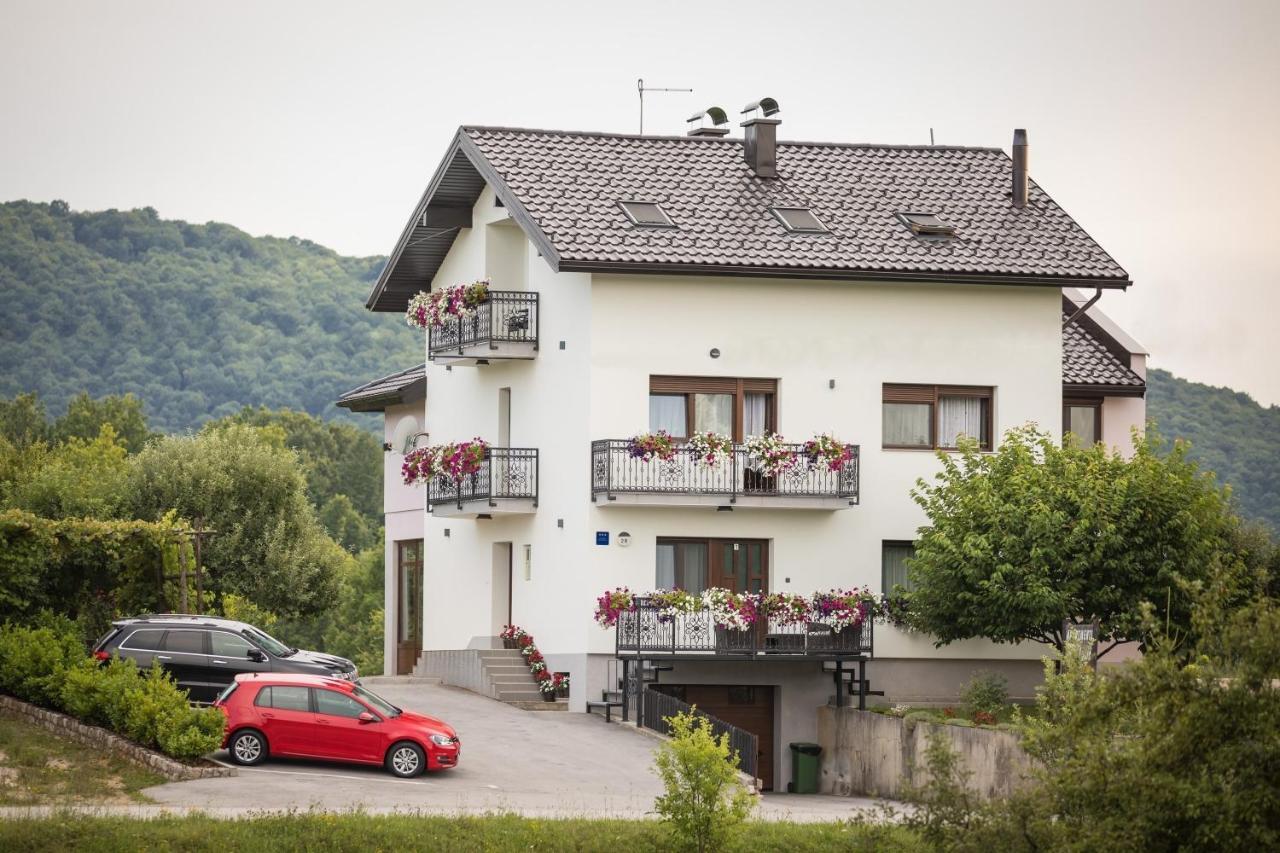 Apartments Lucić Slunj Zewnętrze zdjęcie